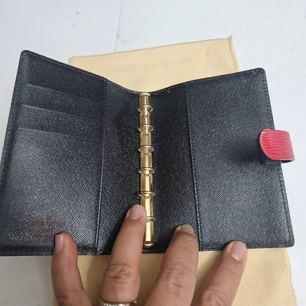 Louis Vuitton epi agenda wallet